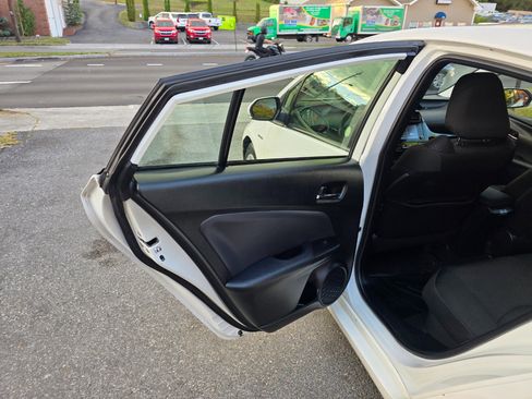Used 2022 Toyota Prius image 12