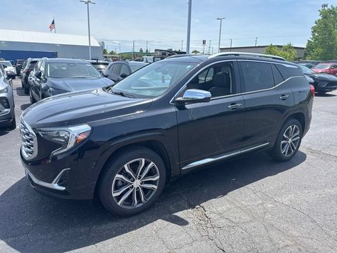 Used 2019 GMC Terrain Denali w/ Advanced Safety Package AWD/4WD image 4