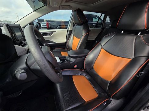 Used 2020 Toyota RAV4 XLE image 23