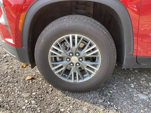 Used 2026 Chevrolet Traverse LT w/ Driver Confidence Package FWD image 9
