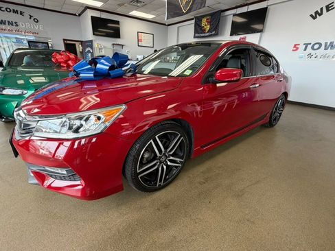 Used 2017 Honda Accord Sport image 5