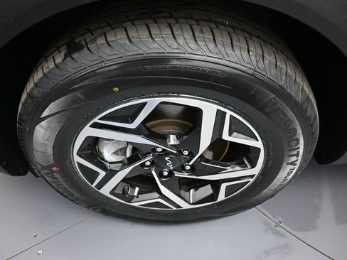 Certified 2025 Kia Sportage LX FWD image 14