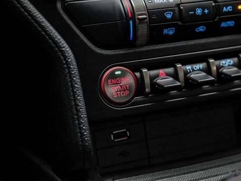 Used 2021 Ford Mustang Shelby GT500 w/ Carbon Fiber Track Pack image 88