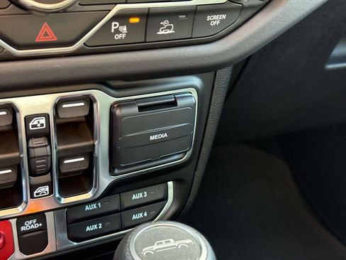 New 2026 Jeep Gladiator Mojave image 27