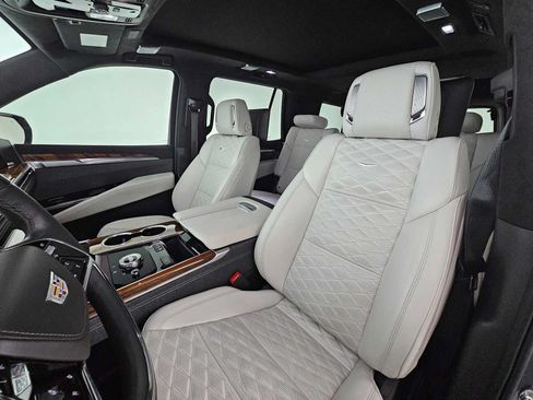 Certified 2025 Cadillac Escalade Sport Platinum w/ LPO, Floor Liner Package AWD/4WD image 24