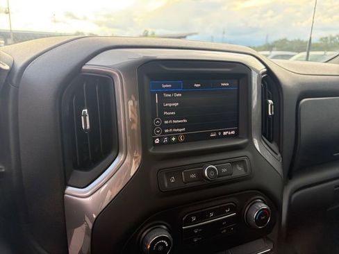 Used 2022 Chevrolet Silverado 2500 Custom w/ Custom Value Package AWD/4WD image 10