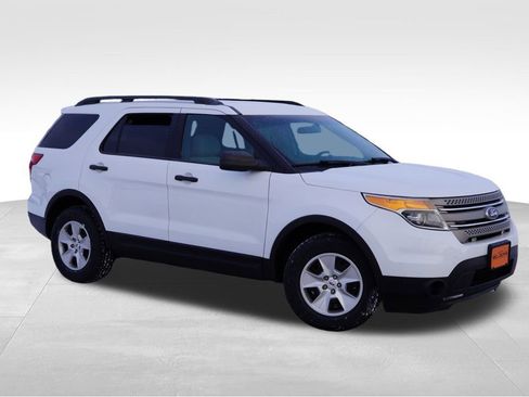 Used 2014 Ford Explorer Base image 2