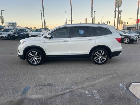 Used 2017 Honda Pilot Touring image 6