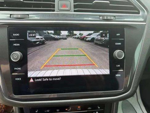 Certified 2023 Volkswagen Tiguan SE AWD/4WD image 19