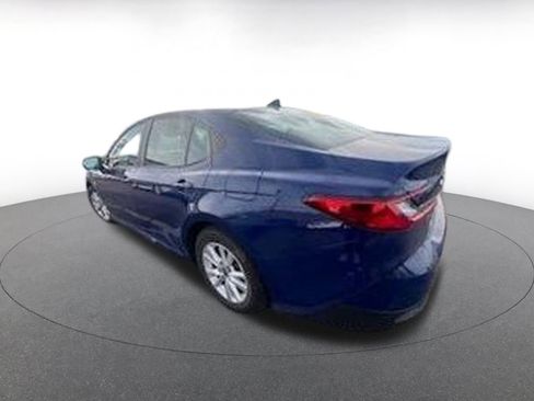 Used 2025 Toyota Camry LE image 5