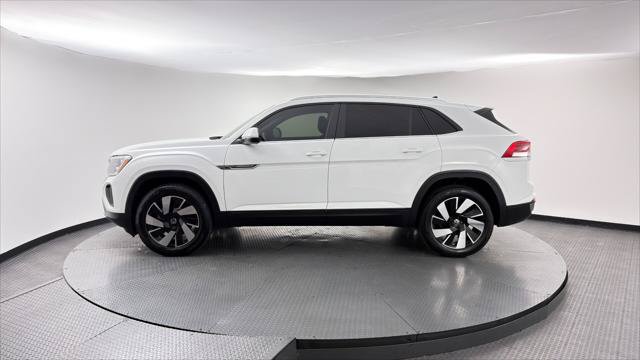 Used 2024 Volkswagen Atlas Cross Sport SE FWD image 3