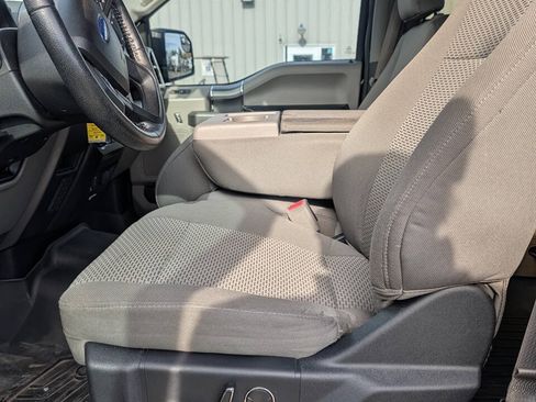 Used 2015 Ford F150 XLT w/ Equipment Group 302A Luxury AWD/4WD image 18