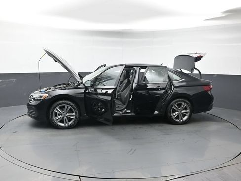 Used 2024 Volkswagen Jetta SE FWD image 44