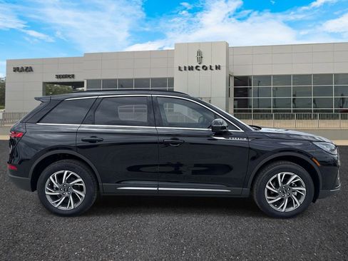 New 2026 Lincoln Corsair Premiere FWD image 2