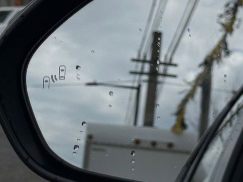 Used 2023 Toyota Corolla XLE image 9