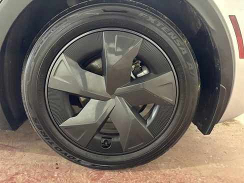 Used 2024 Toyota Prius LE image 25