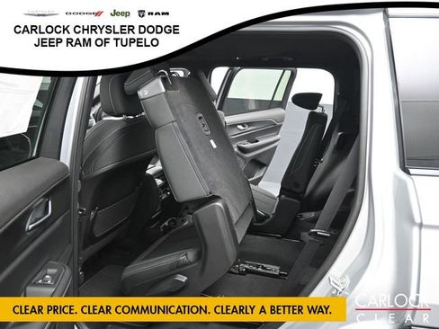 Used 2025 Jeep Grand Cherokee L Laredo image 36