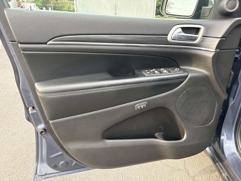 Used 2020 Jeep Grand Cherokee Limited AWD/4WD image 9