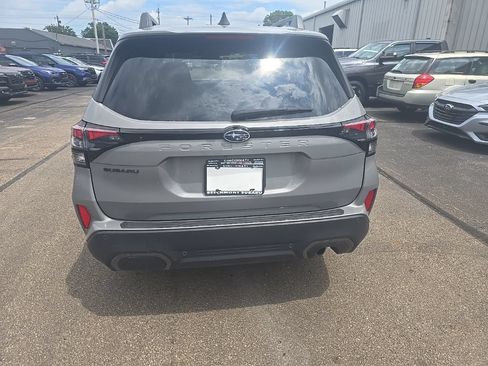 Used 2025 Subaru Forester Limited w/ Popular Package #1 AWD/4WD image 5