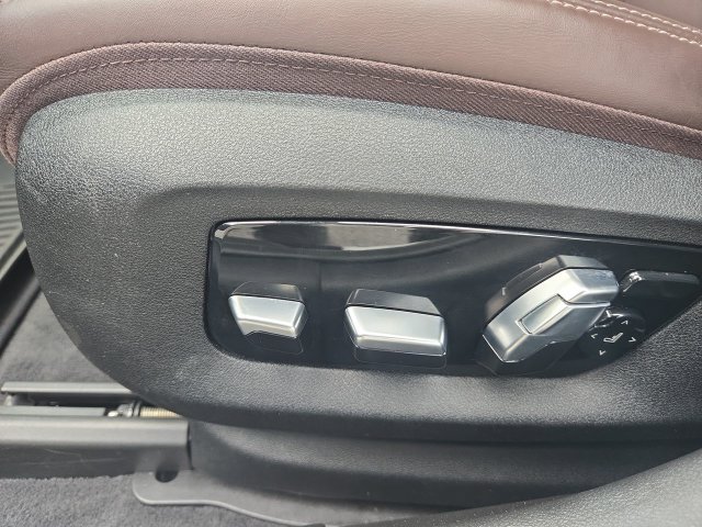 Used 2023 BMW 530i w/ M Sport Package RWD image 12