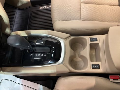 Used 2016 Nissan Rogue SL w/ SL Premium Package image 19