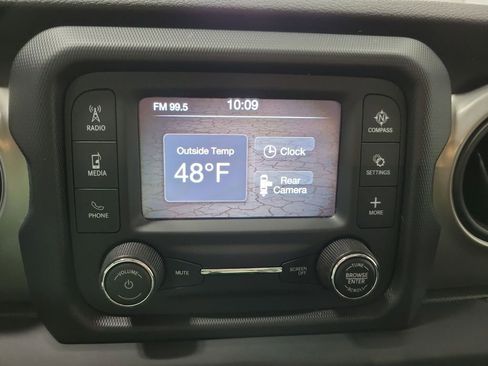 Used 2019 Jeep Wrangler Sport image 13