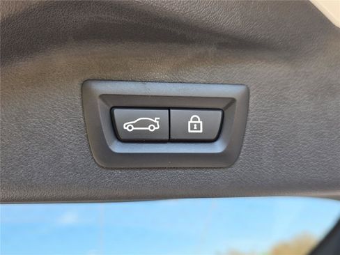 Certified 2023 BMW X7 xDrive40i w/ Executive Package image 10