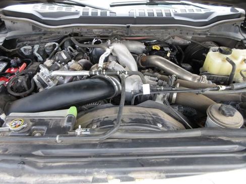 Certified 2021 Ford F350 Platinum w/ Tremor Off-Road Package AWD/4WD image 29