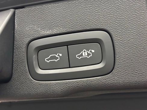 Used 2020 Volvo XC60 T5 Inscription w/ Protection Package Premier image 12