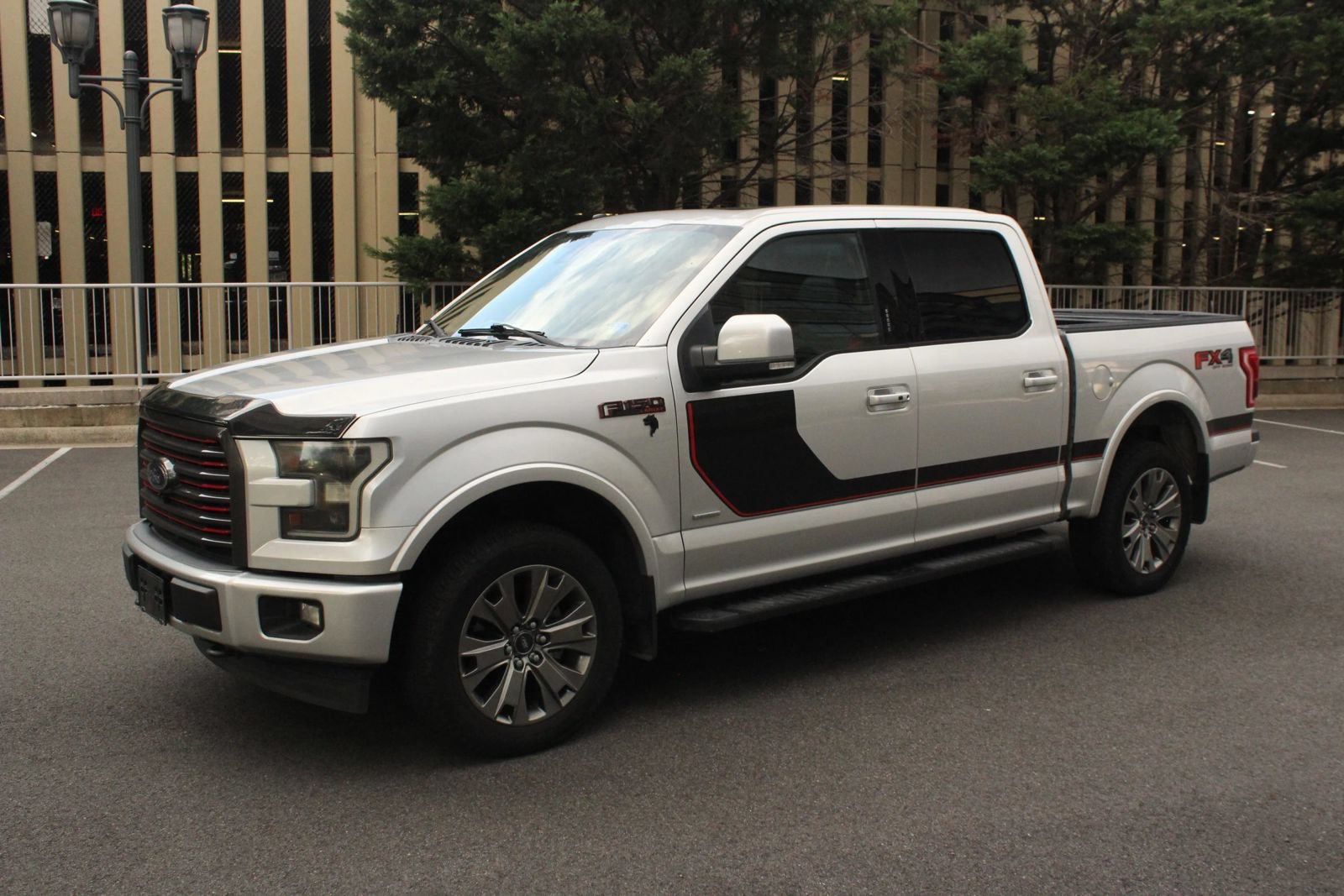 Used 2017 Ford F150 Lariat w/ Equipment Group 502A Luxury AWD/4WD image 12