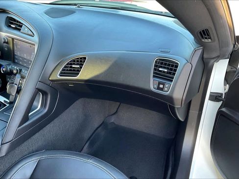 Used 2018 Chevrolet Corvette Stingray Coupe w/ 2LT Preferred Equipment Group image 15