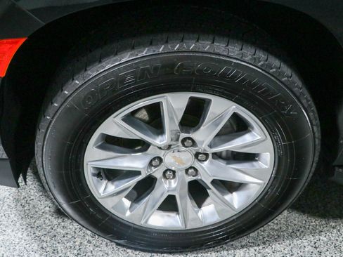 Used 2022 Chevrolet Tahoe Premier RWD image 11