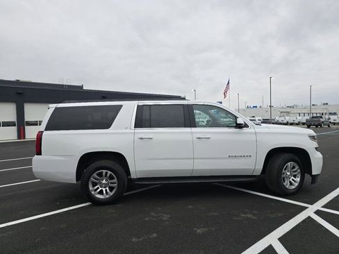 Used 2019 Chevrolet Suburban LT RWD image 16