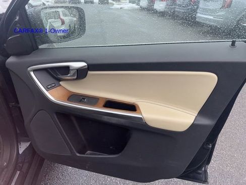 Used 2017 Volvo XC60 T6 Inscription w/ Preferred Option Package image 8