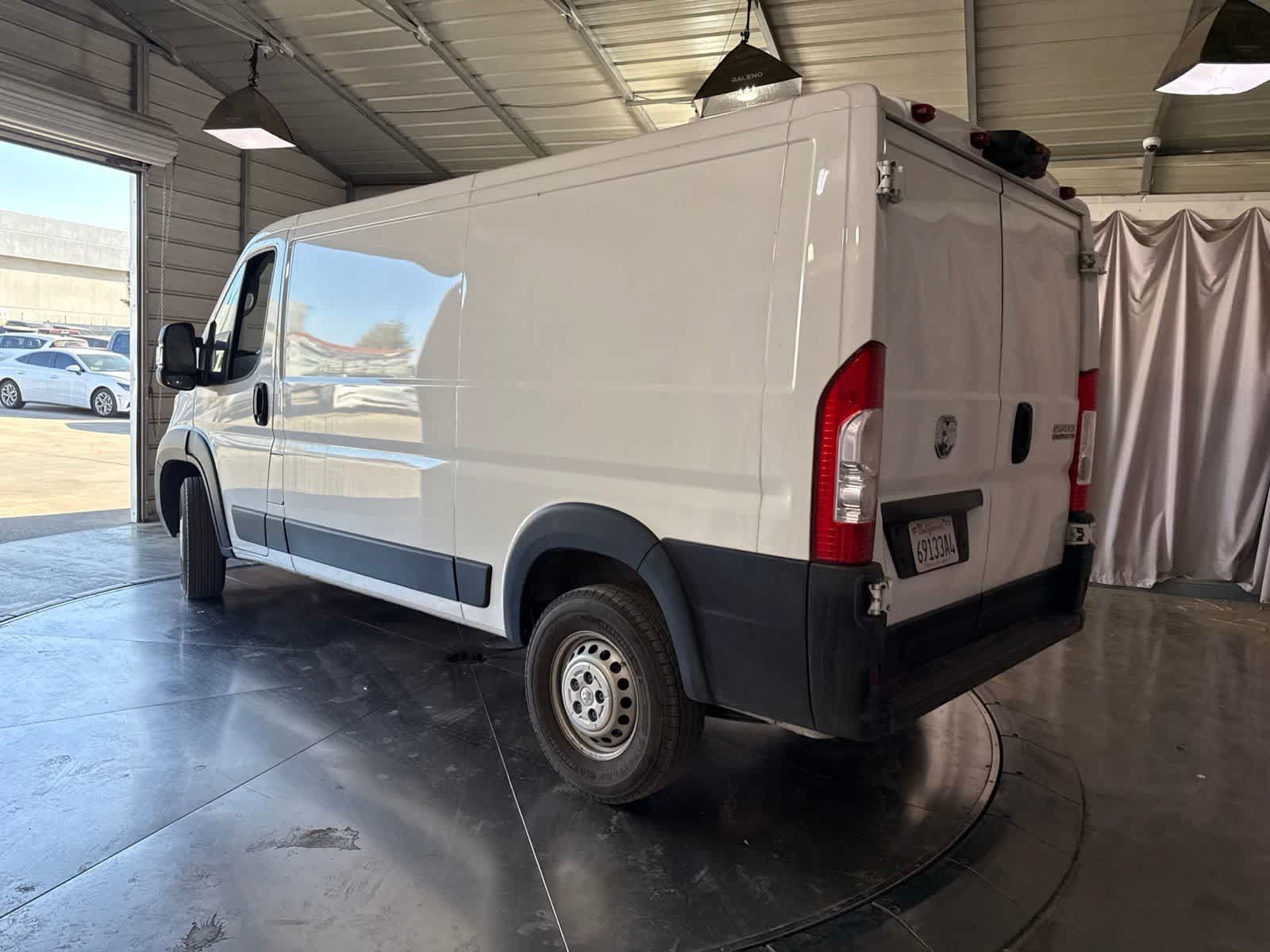 Used 2025 RAM ProMaster 2500 w/ Convenience Group FWD image 7
