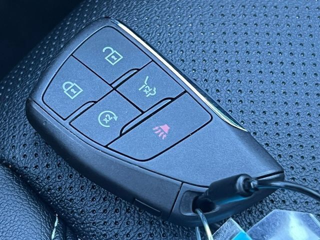 Used 2026 Chevrolet Traverse LT AWD/4WD image 32