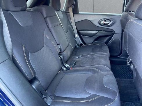 Used 2015 Jeep Cherokee Latitude w/ Comfort/Convenience Group image 15