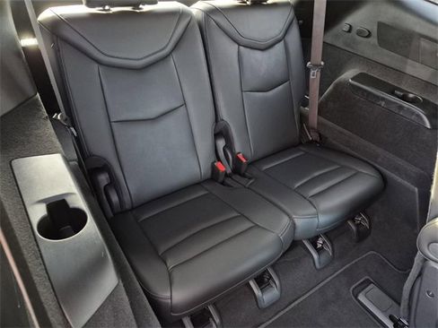 Used 2025 Cadillac XT6 Premium Luxury image 21