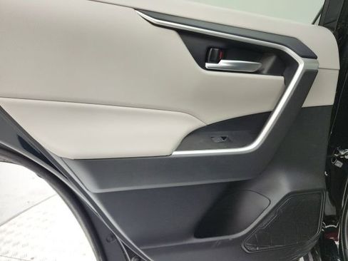 Certified 2025 Toyota RAV4 XLE Premium FWD image 9