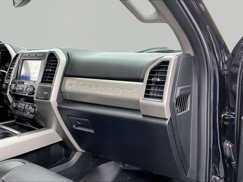 Used 2021 Ford F250 Lariat w/ Lariat Ultimate Package AWD/4WD image 18
