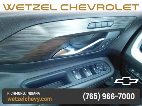 Used 2024 GMC Terrain SLT w/ Tech Package AWD/4WD image 29