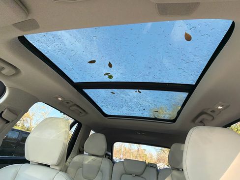 Certified 2023 Volvo XC90 T8 Ultimate w/ Protection Package image 26