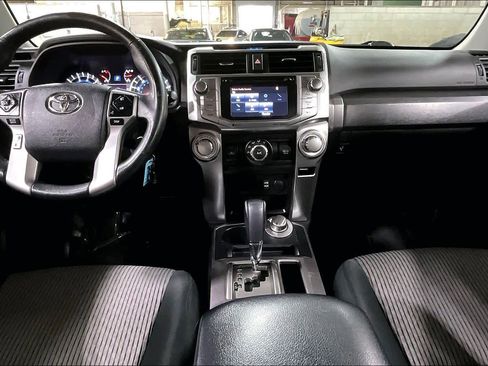 Used 2017 Toyota 4Runner SR5 AWD/4WD image 16
