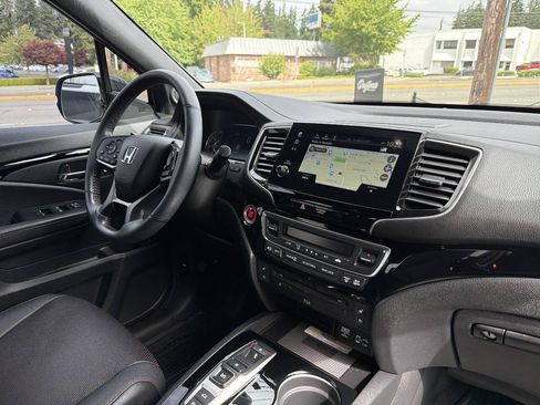 Used 2022 Honda Pilot Black Edition image 22