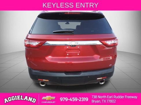 Used 2020 Chevrolet Traverse LT w/ LT Premium Package image 5