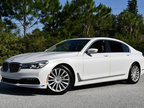 Used 2018 BMW 740i RWD image 21