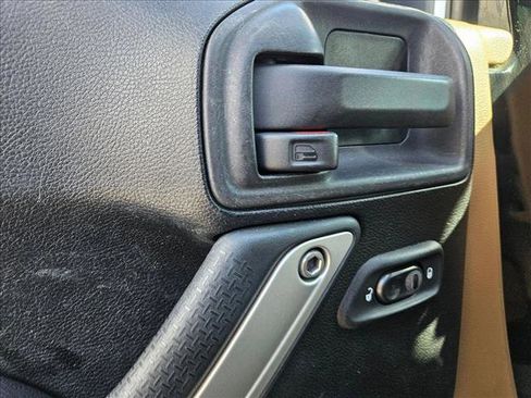 Used 2013 Jeep Wrangler Rubicon w/ PWR Convenience Group image 9