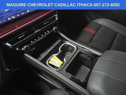 Used 2024 Chevrolet Traverse RS AWD/4WD image 27