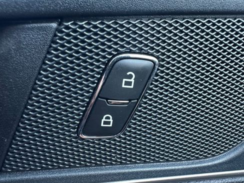 Used 2023 Ford Edge SEL image 28