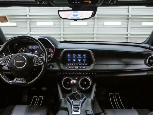 Used 2021 Chevrolet Camaro SS RWD image 15
